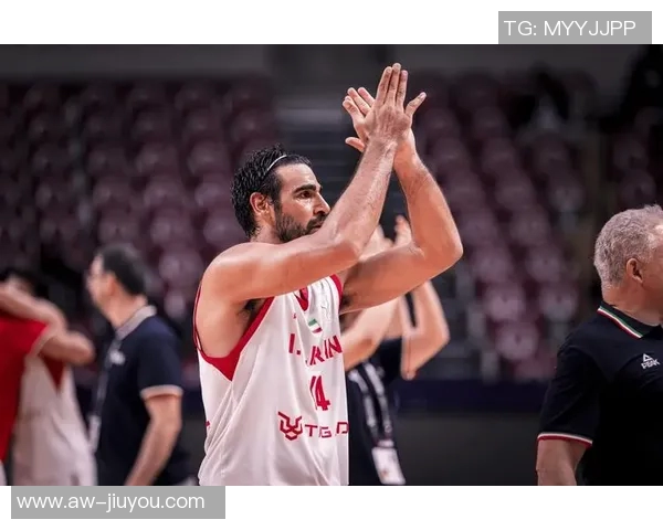 里夫斯绝杀助力火箭连胜弗拉格迎来成人礼的辉煌时刻 里夫斯绝杀助力火箭连胜弗拉格迎来成人礼的辉煌时刻